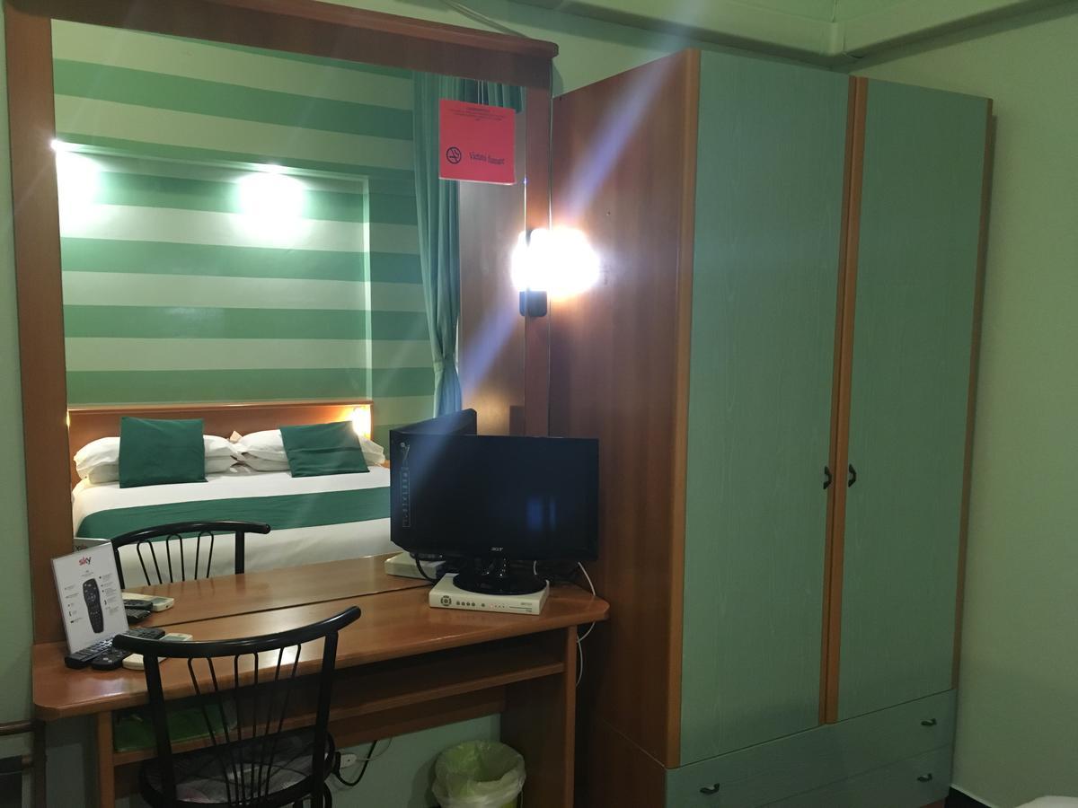 Albergo Glory Borghetto Santo Spirito Exterior photo