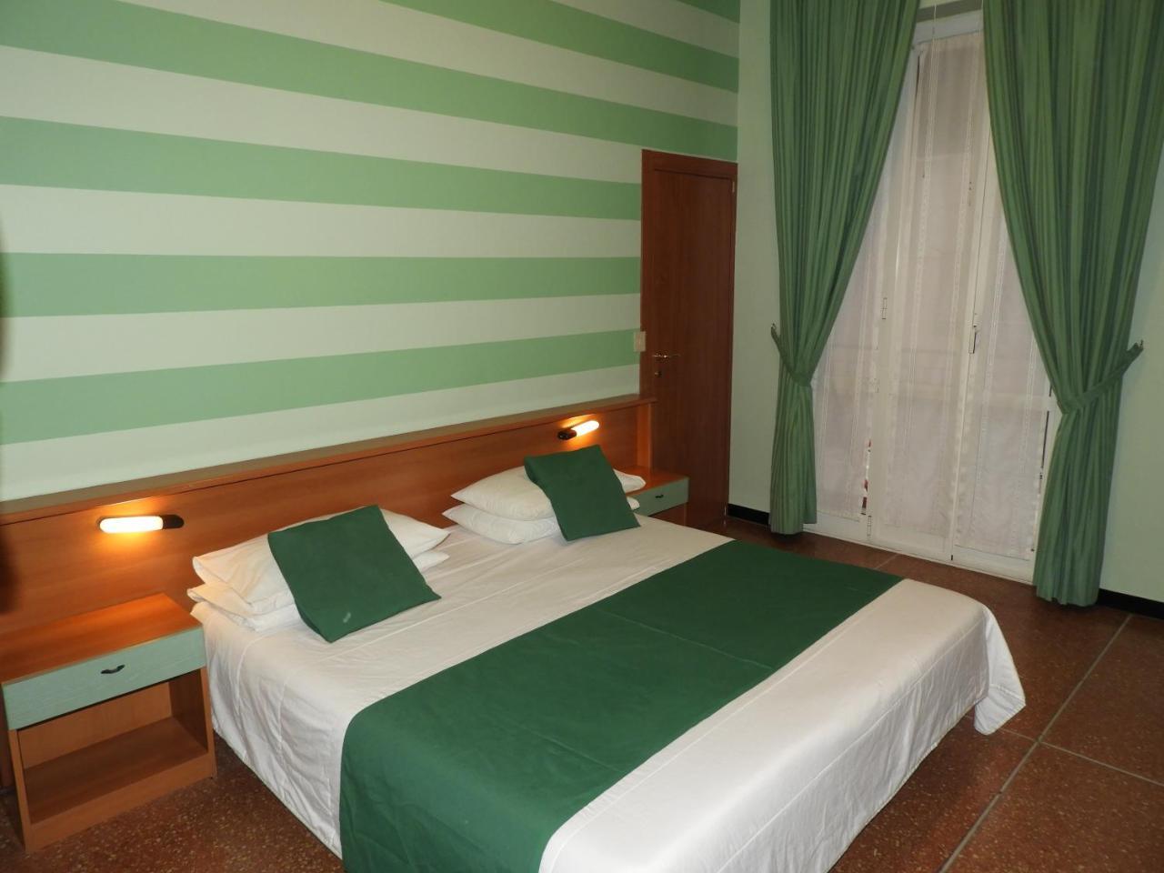 Albergo Glory Borghetto Santo Spirito Exterior photo