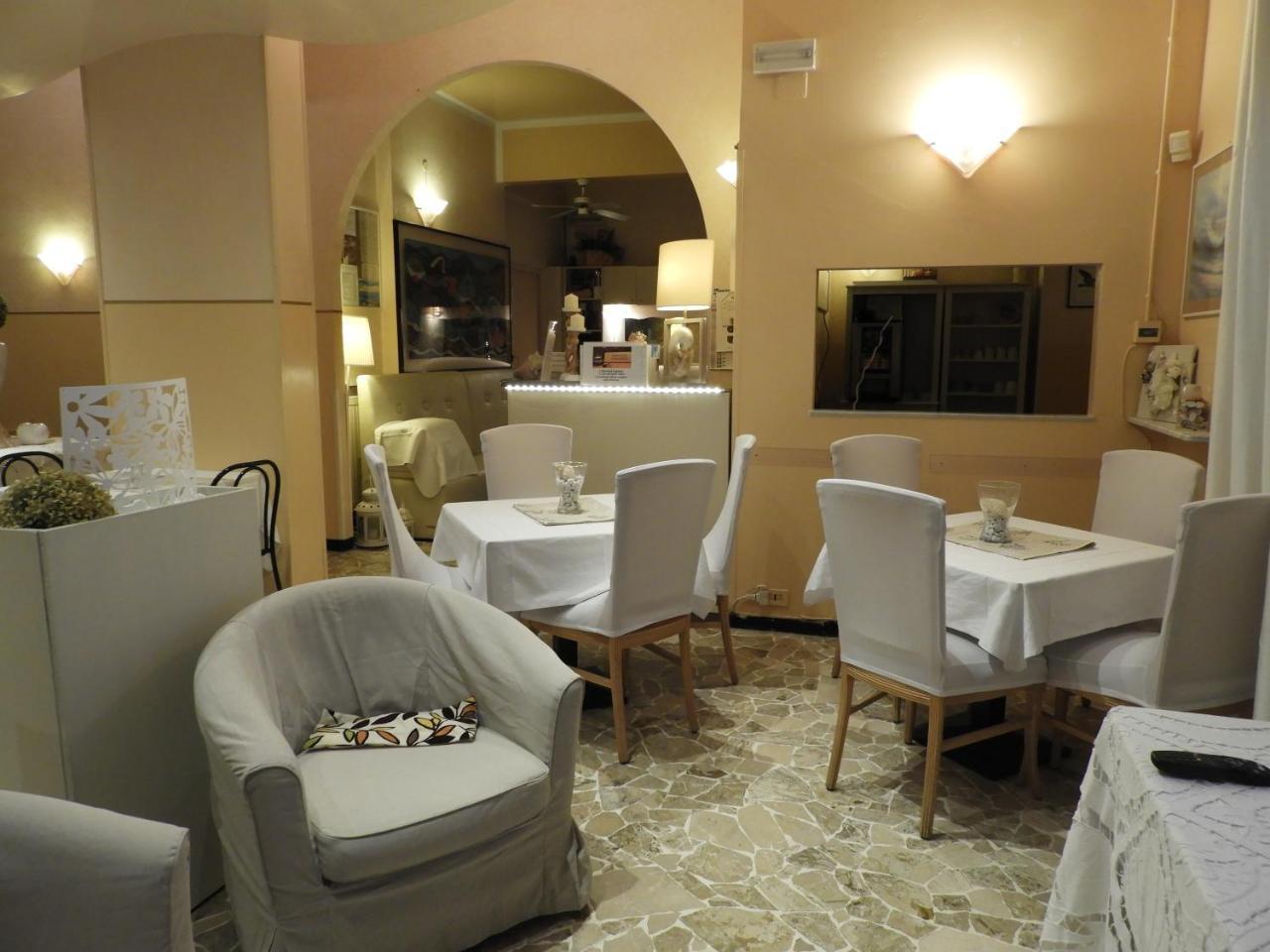 Albergo Glory Borghetto Santo Spirito Exterior photo